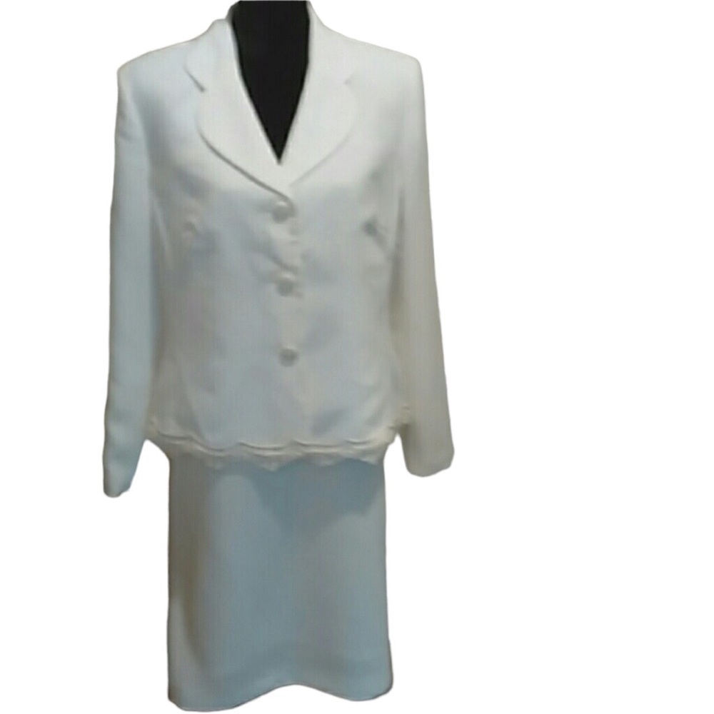 Suit Studio Ivory Suit Size 14